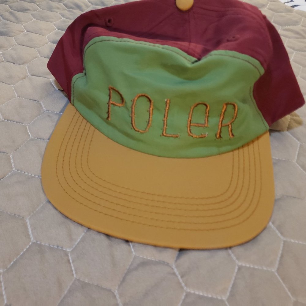 Poler hat